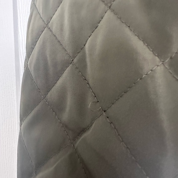Levi’s Diamond Quilted Bomber Jacket – Women’s Size S – Olive Green - Picture 5 of 6